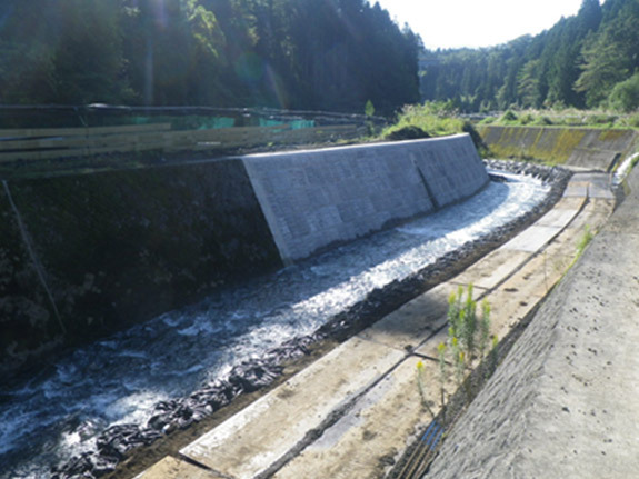 写真：令和元年度［第31-Ｂ2067-01号］二級河川須川元年河川災害復旧工事元年災査定第126号（護岸工）