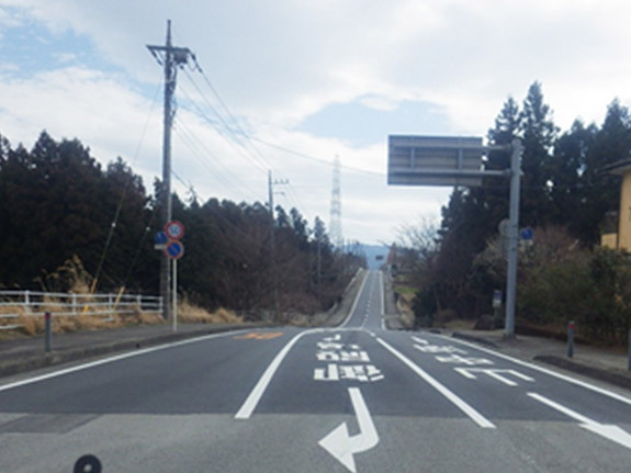 写真：平成30年度 東富士演習場関連公共用施設整備事業町道原向中日向線舗装補写真：