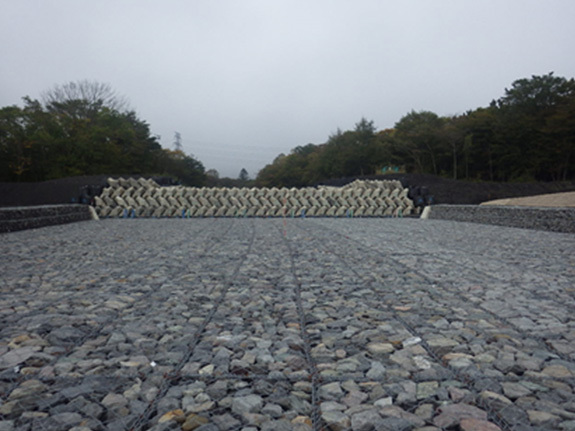 写真：平成28年度障害防止(治山治水)東富士地区海苔川流路工2工事
