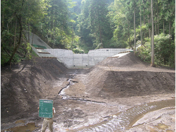 写真：平成28年度治山（復旧）中平工事