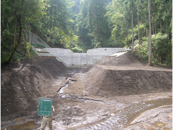 写真：平成28年度治山（復旧）中平工事